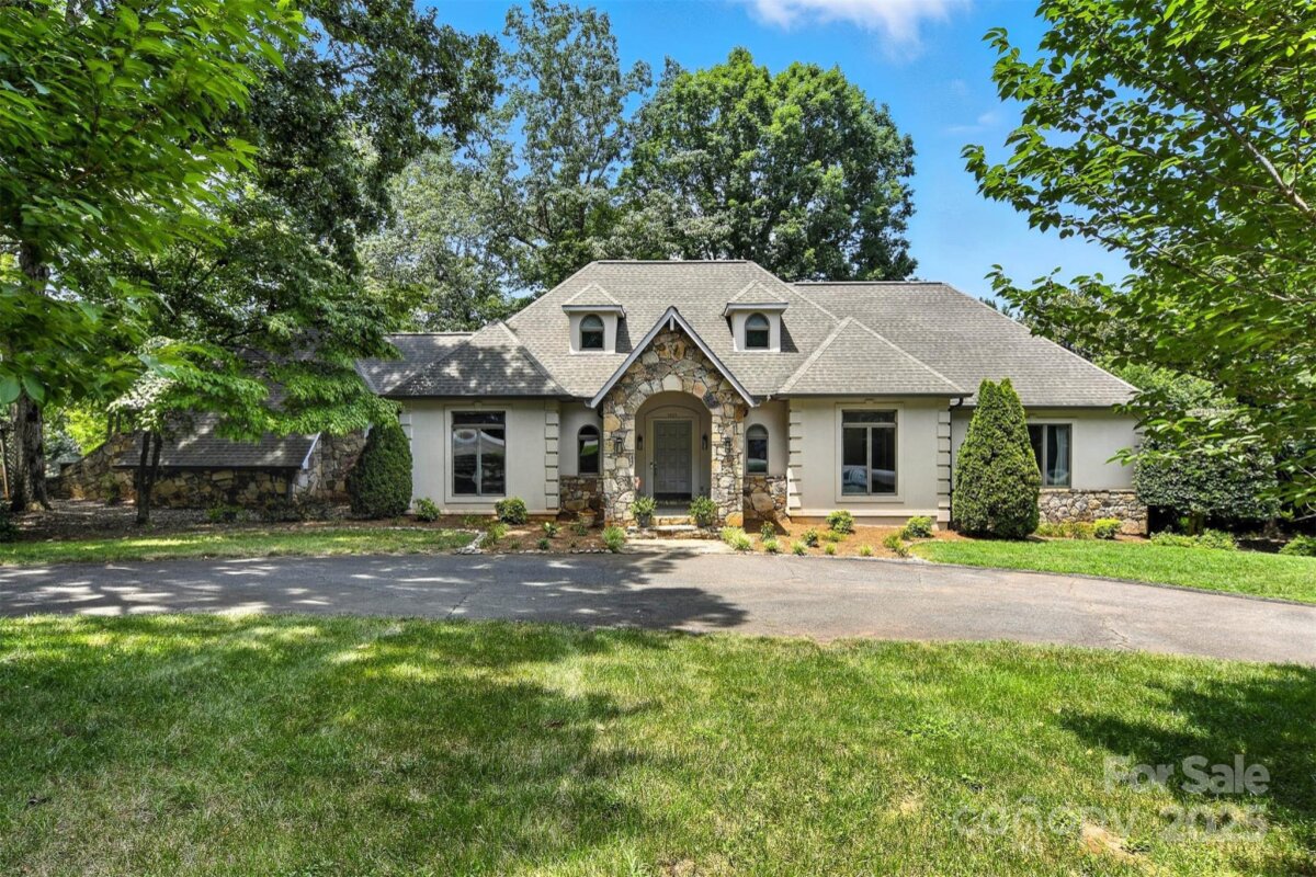 5042 Ridgeland Drive, Hickory, NC 28602, MLS # 4290958