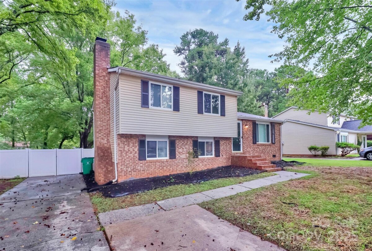6230 Holly Knoll Drive, Charlotte, NC 28227, MLS # 4291966