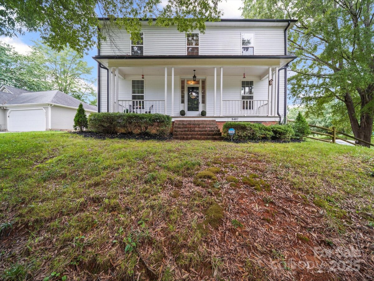 8407 Woodford Bridge Drive, Charlotte, NC 28216, MLS # 4291970