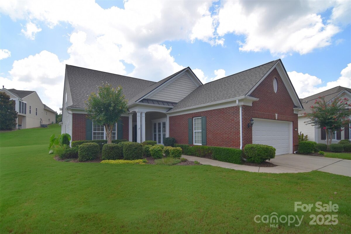 photo of home for sale at 1008 Magpie Court