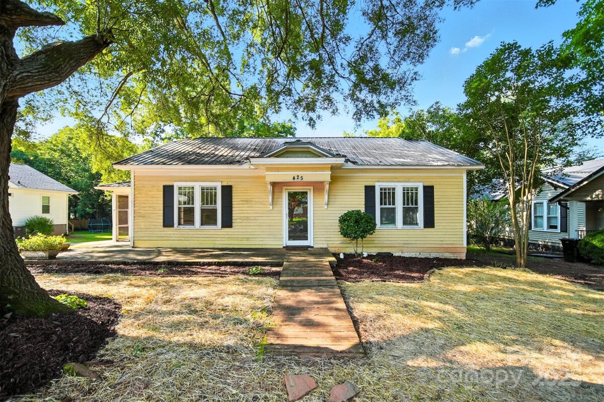 425 W 8th Street, Newton, NC 28658, MLS # 4292644