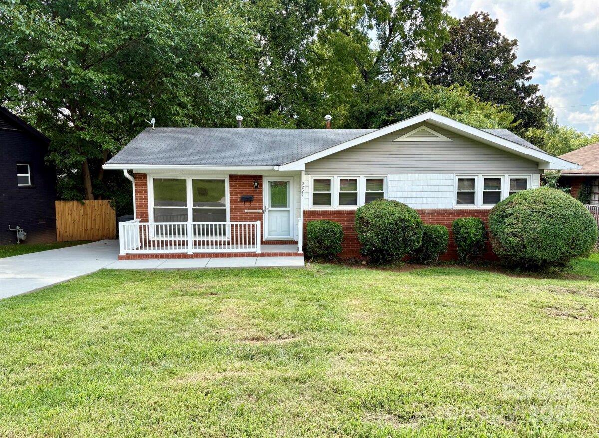 2221 Ludlow Drive, Charlotte, NC 28216, MLS # 4292812