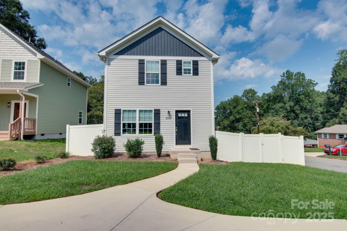 2661 N Ashe Avenue, Newton, NC 28658, MLS # 4292834