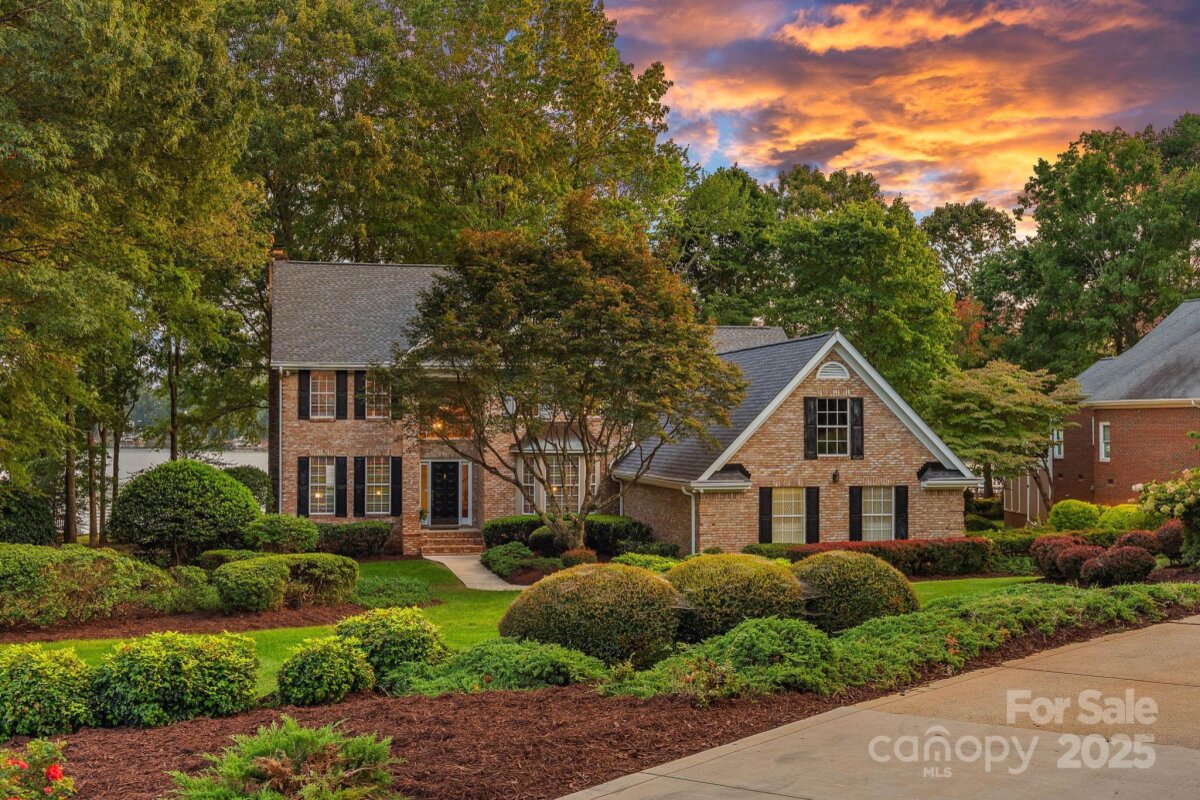 121 Harbor Shore Court, Mooresville, NC 28117, MLS # 4293186