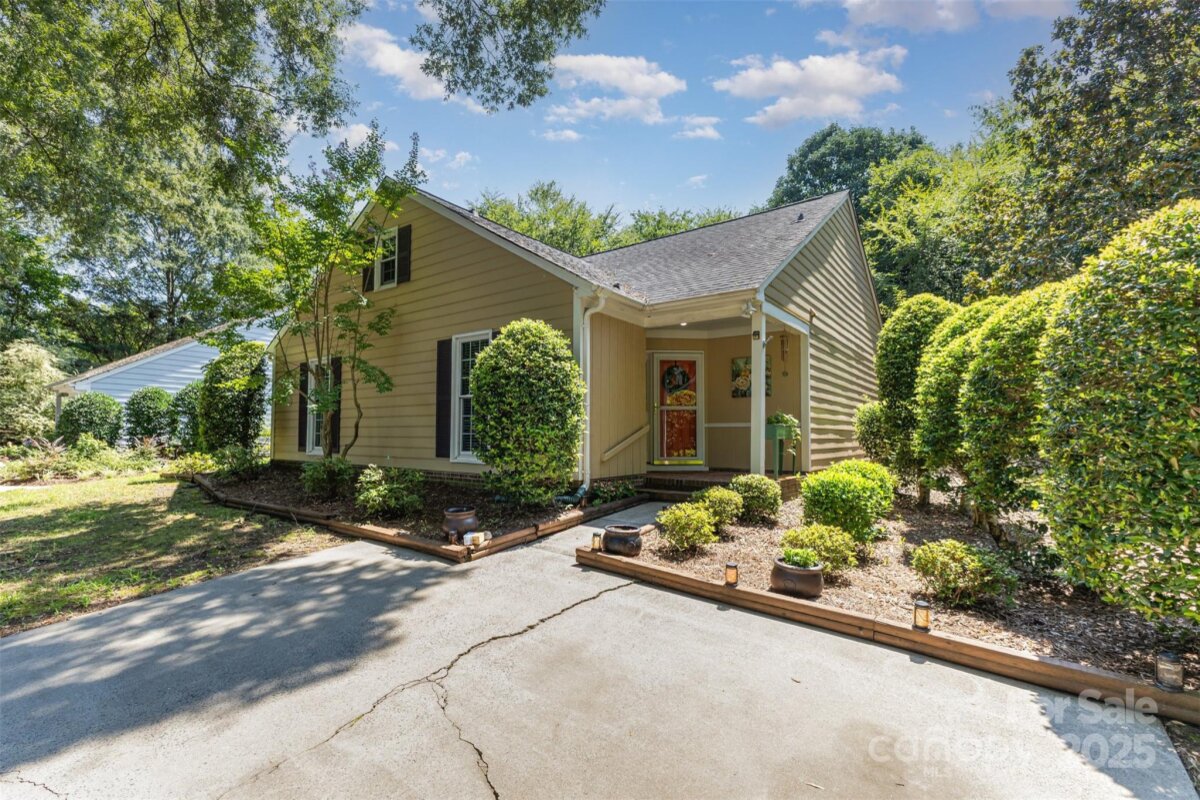 2605 Hillmont Drive, Charlotte, NC 28226, MLS # 4293323
