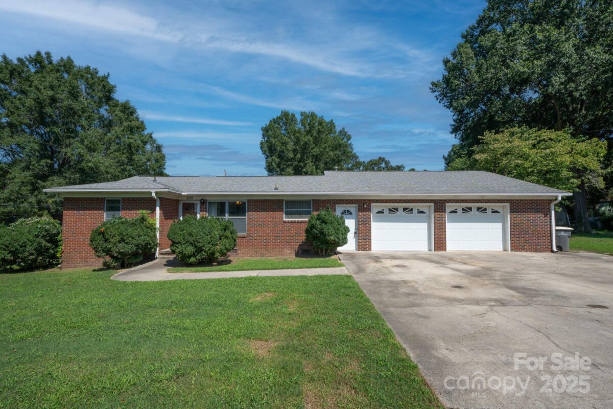 505 Rogers Lake Road, Kannapolis, NC 28083, MLS # 4293354
