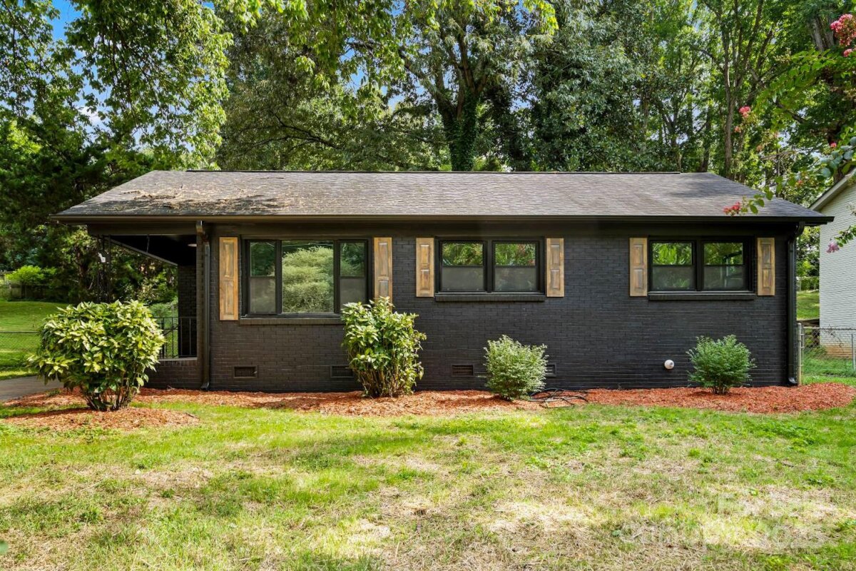 2430 Dora Drive, Charlotte, NC 28215, MLS # 4293418