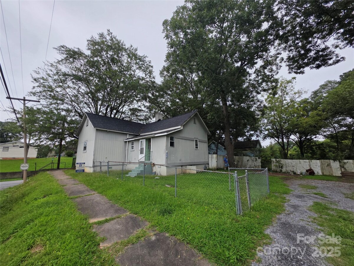 401 E Trade Street, Dallas, NC 28034, MLS # 4293689