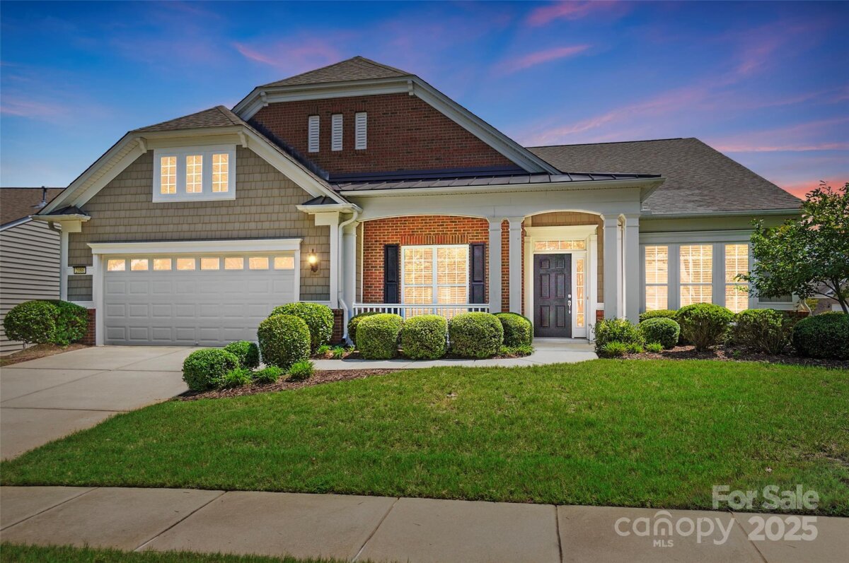 photo of home for sale at 2086 Yellowstone Drive