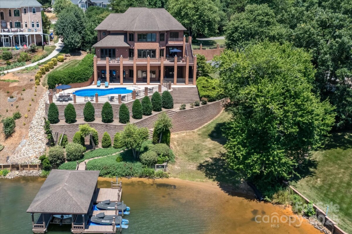 368 Players Ridge Road, Hickory, NC 28601, MLS # 4294313