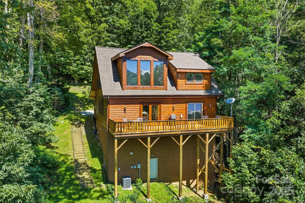 809 Thorncliff Drive, Seven Devils, NC 29604, MLS # 4296255