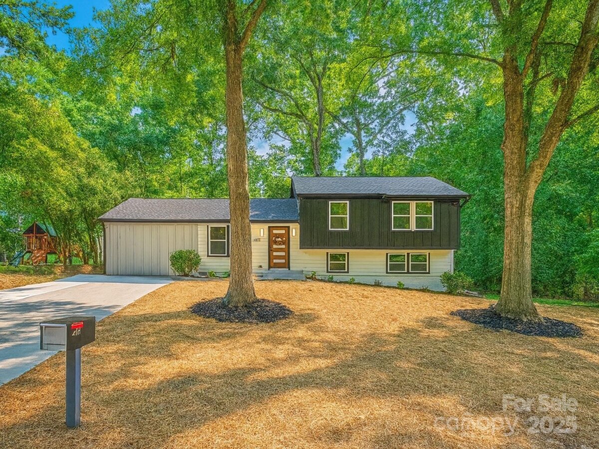 6811 Rollingridge Drive, Charlotte, NC 28211, MLS # 4296733