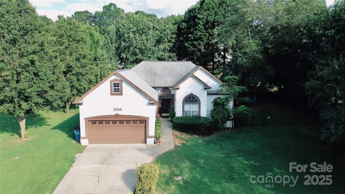 5686 Gold Creek Bay Drive, Hickory, NC 28601, MLS # 4296761