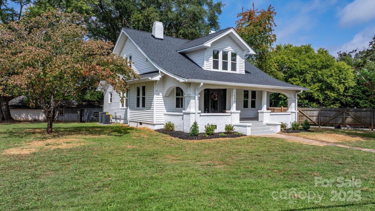 1590 S Center Street, Hickory, NC 28602, MLS # 4296895