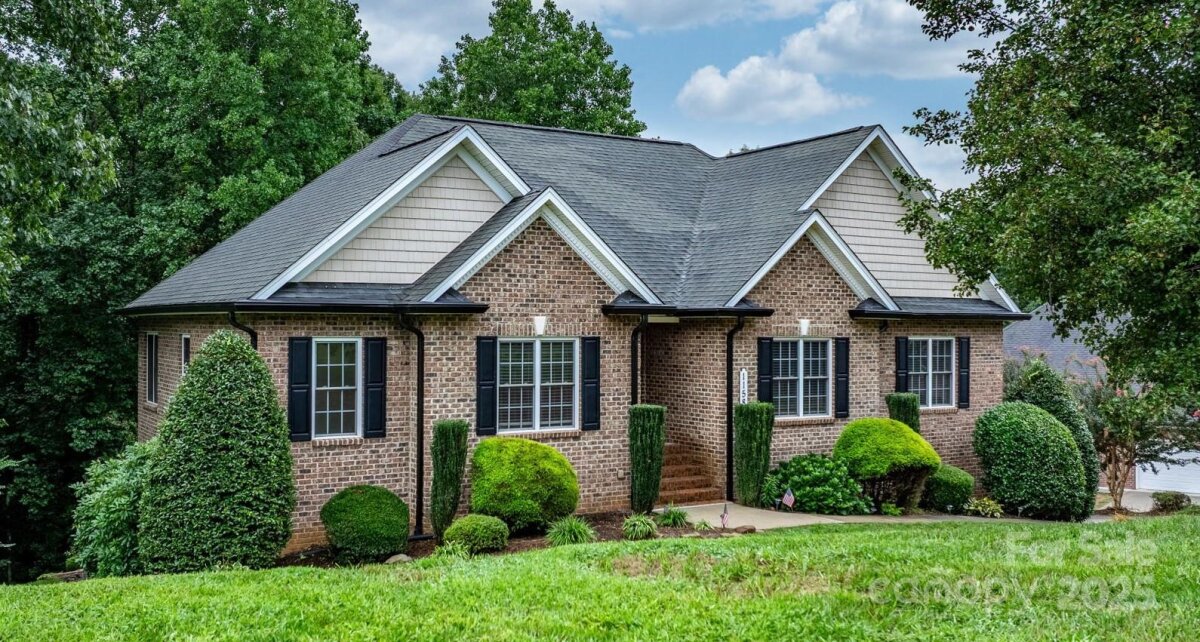1158 Waterford Drive, Hickory, NC 28602, MLS # 4297043