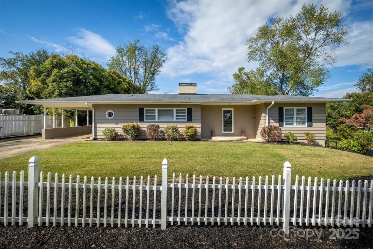 717 Circle Drive, Lenoir, NC 28645, MLS # 4297277