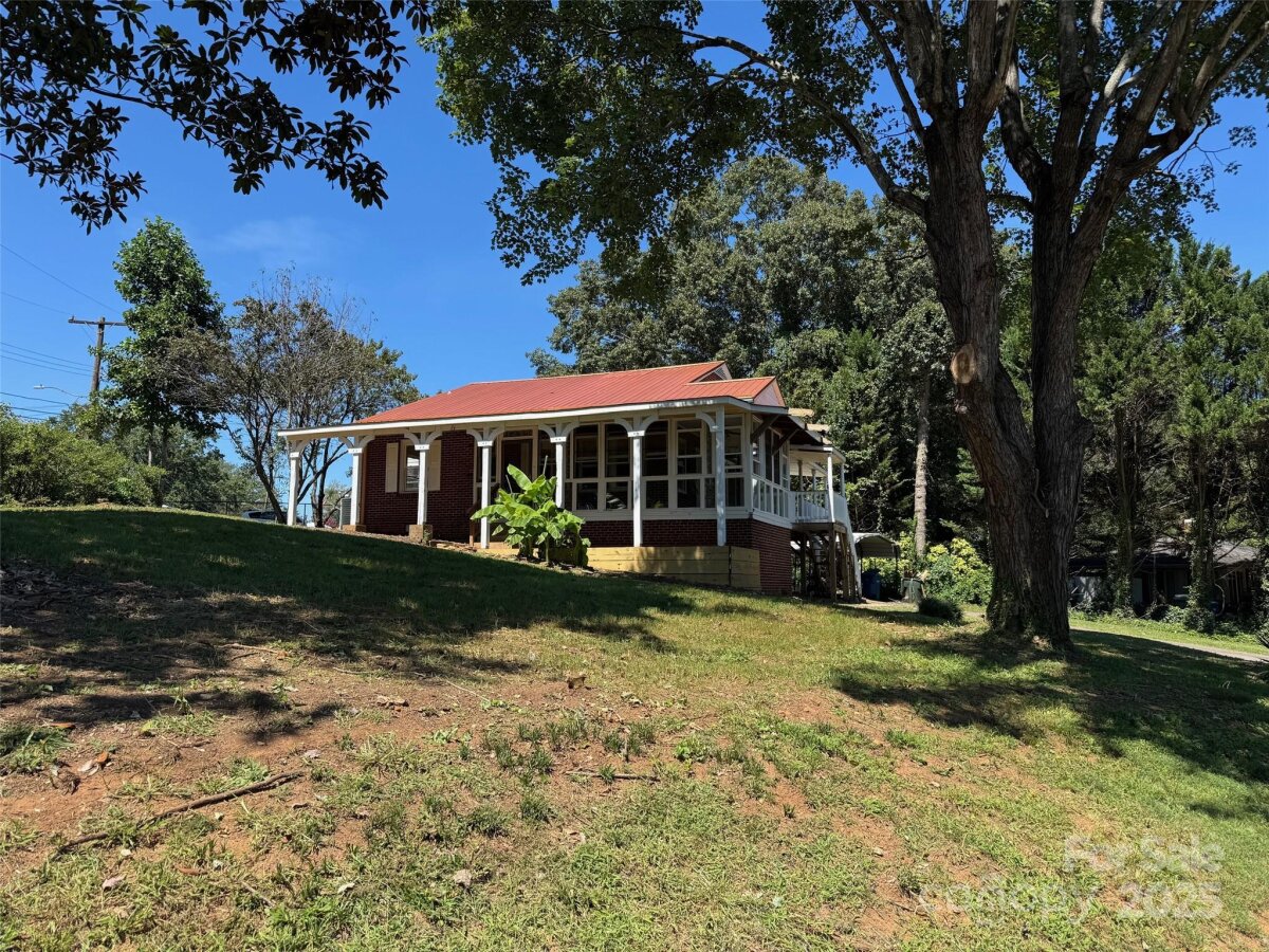 1234 11th Street, Hickory, NC 28601, MLS # 4297423