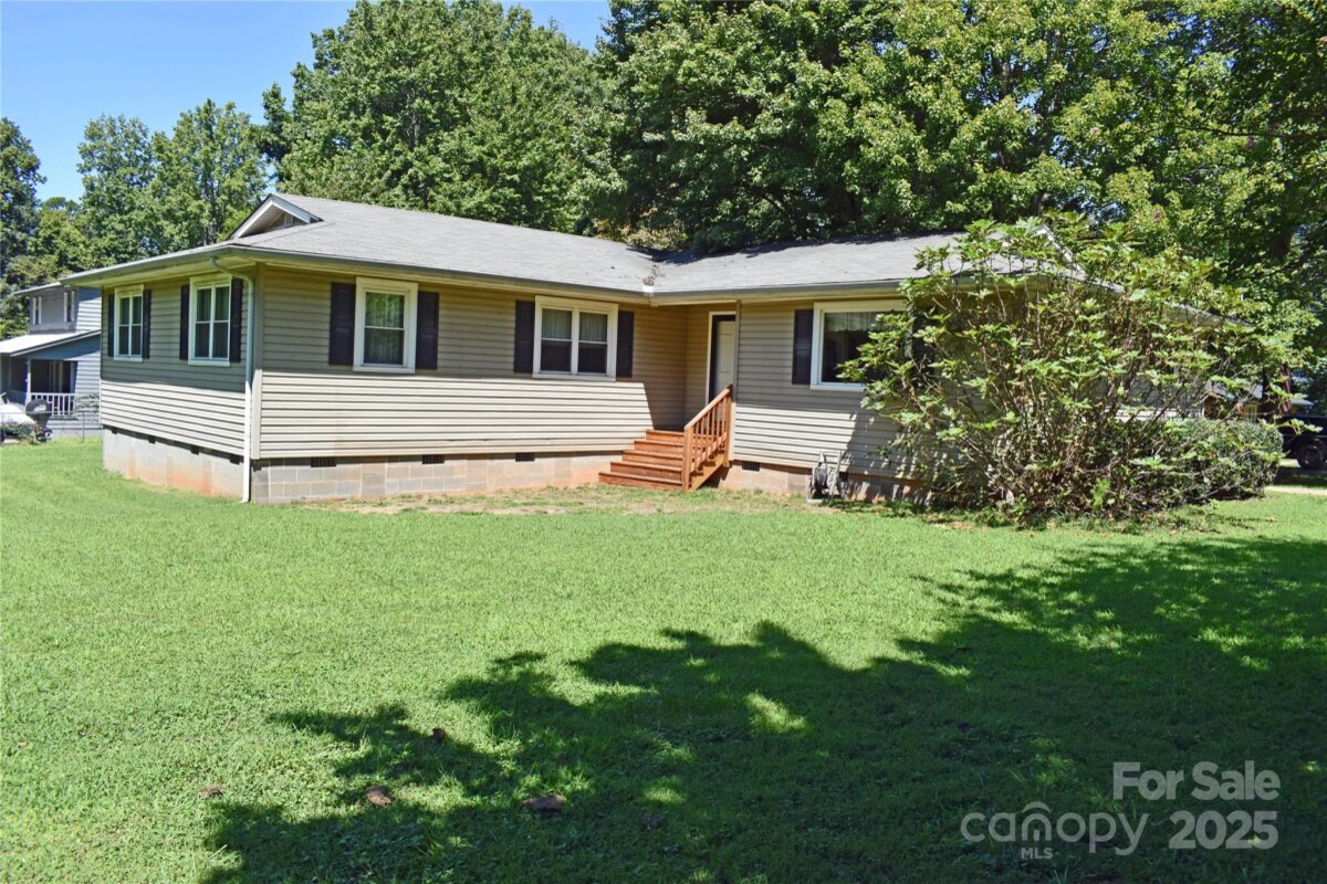 8700 Barry Oak Circle, Charlotte, NC 28214, MLS # 4297606