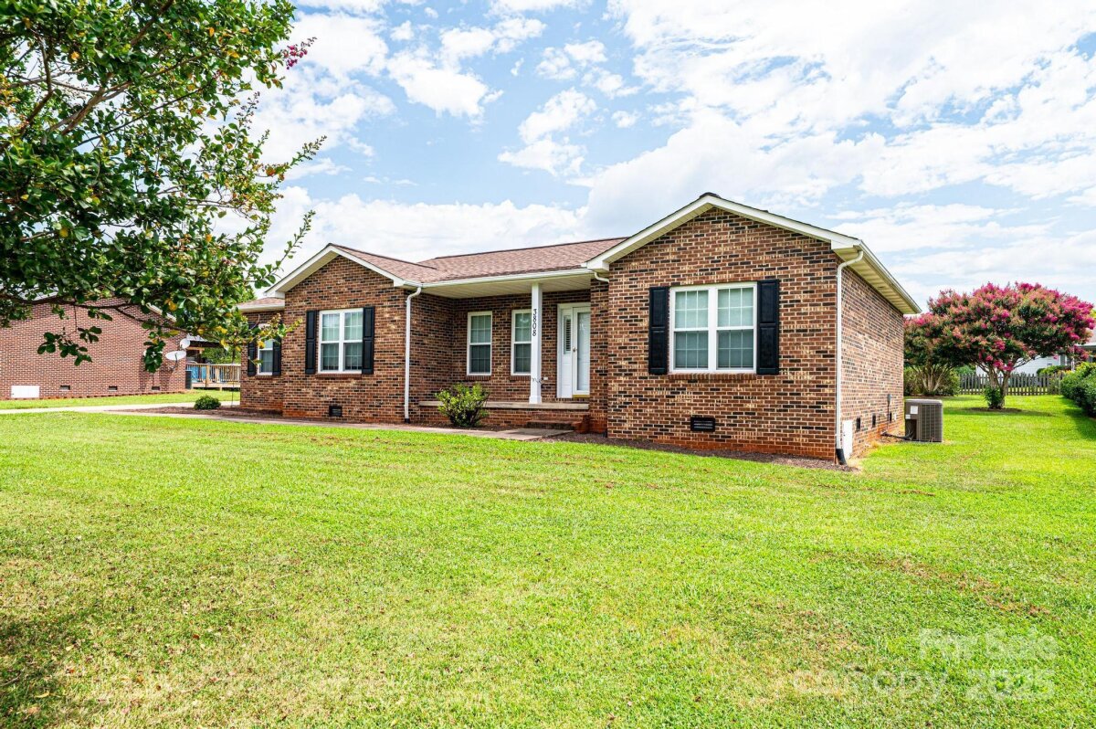 3808 River Road, Hickory, NC 28602, MLS # 4299684