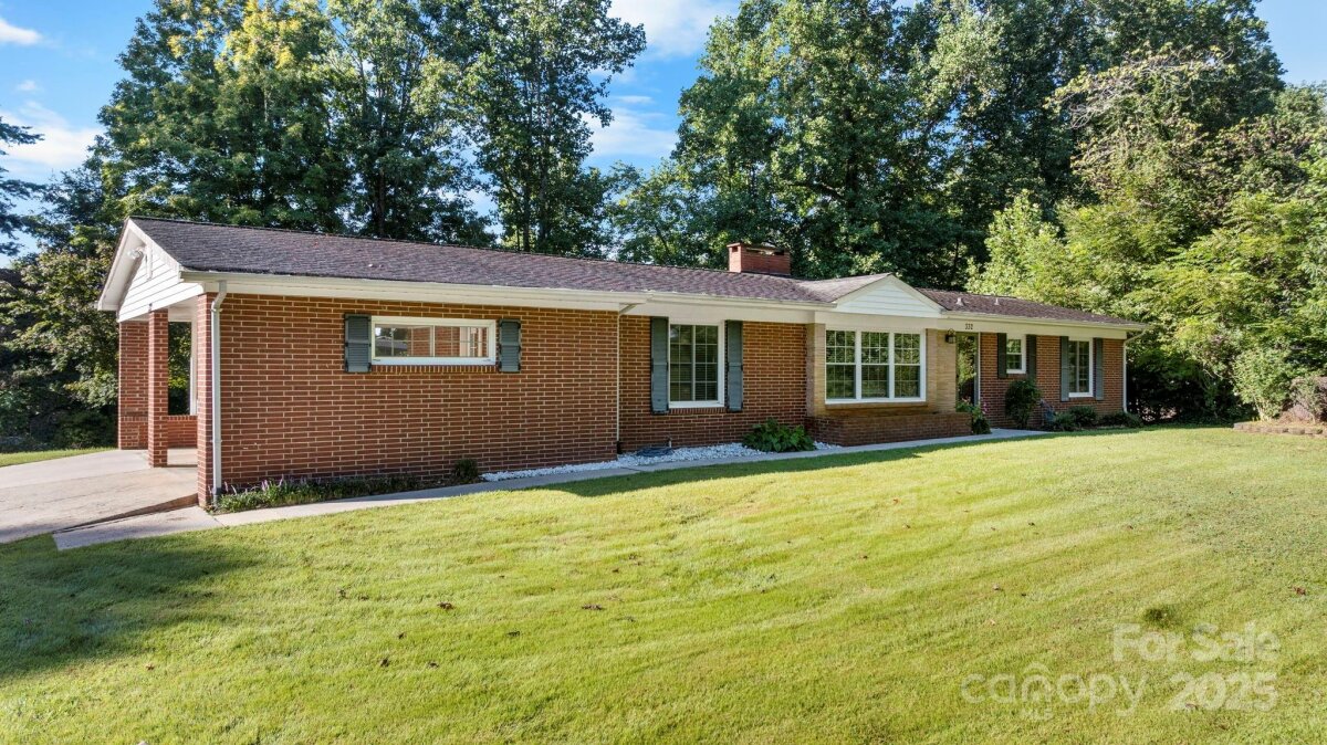 332 Fairlane Drive, Lenoir, NC 28645, MLS # 4300097