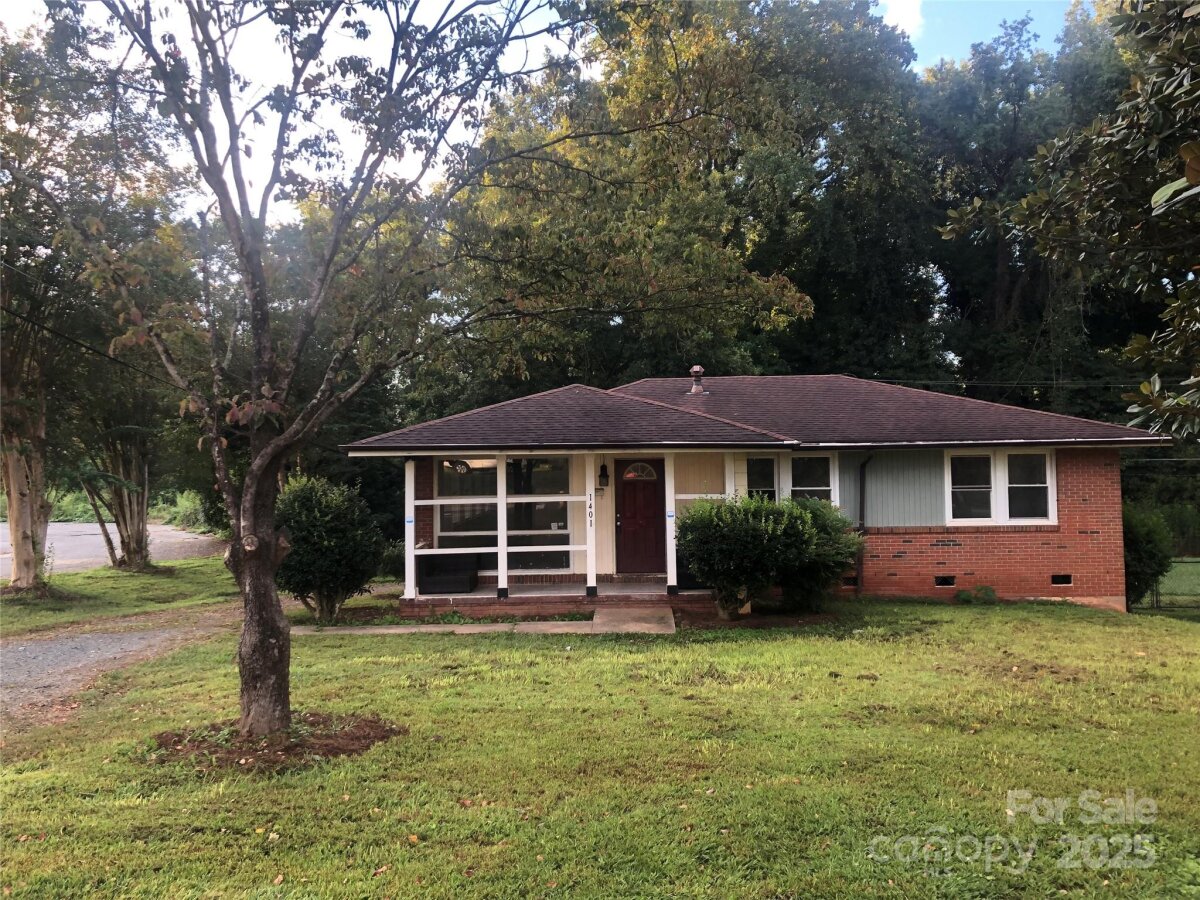 1401 Chelveston Drive, Charlotte, NC 28208, MLS # 4301563
