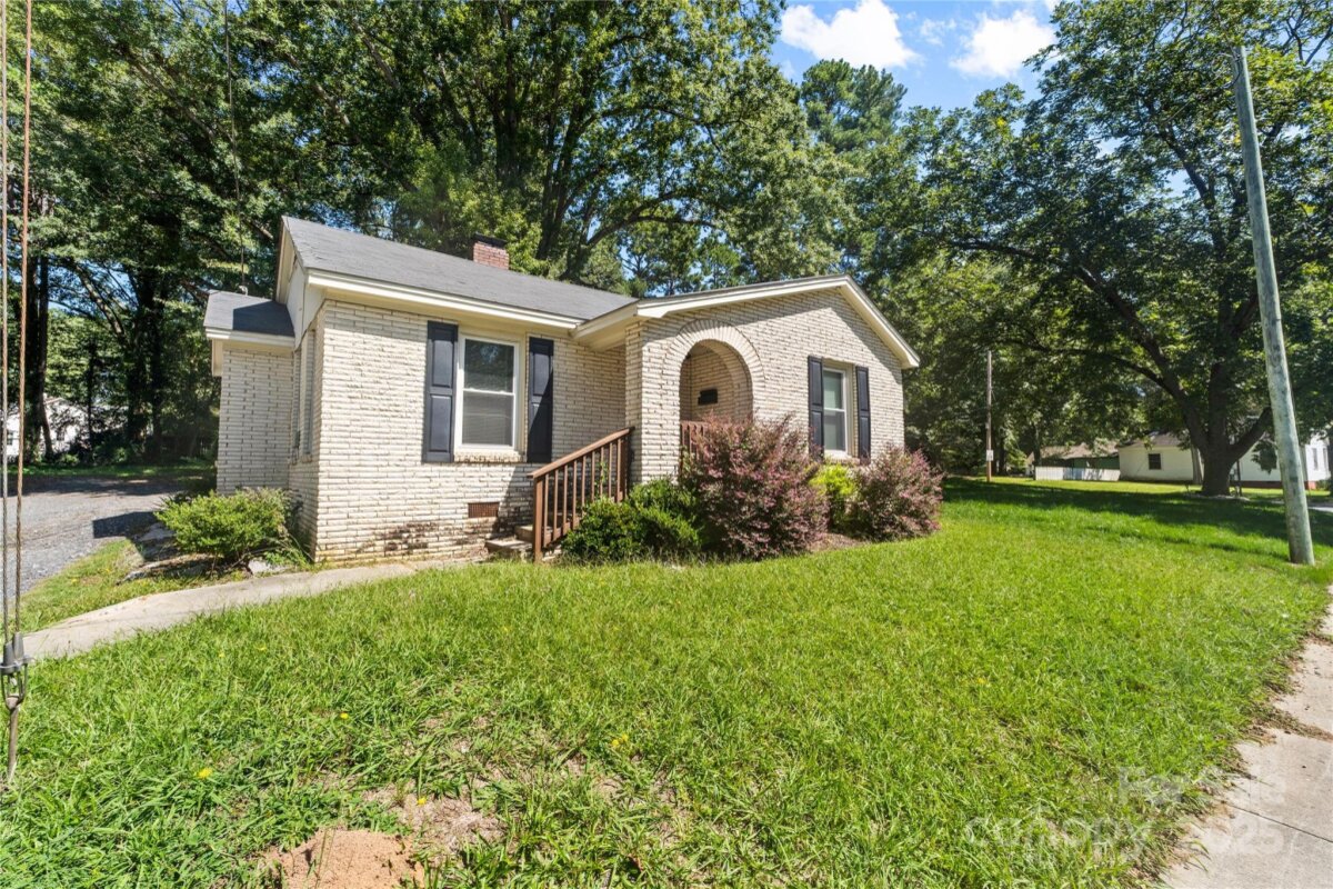 602 W Garrison Boulevard, Gastonia, NC 28052, MLS # 4301938
