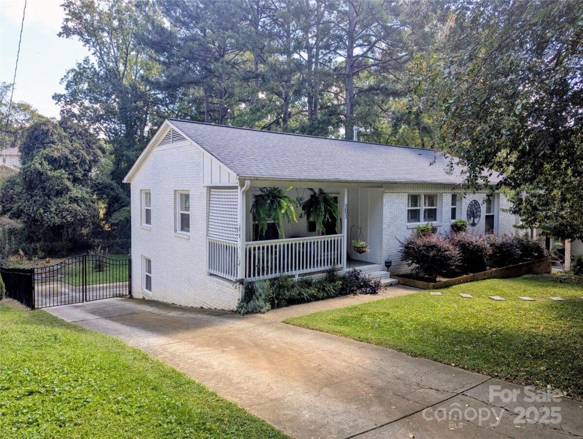 201 Wyanoke Avenue, Charlotte, NC 28205, MLS # 4301942