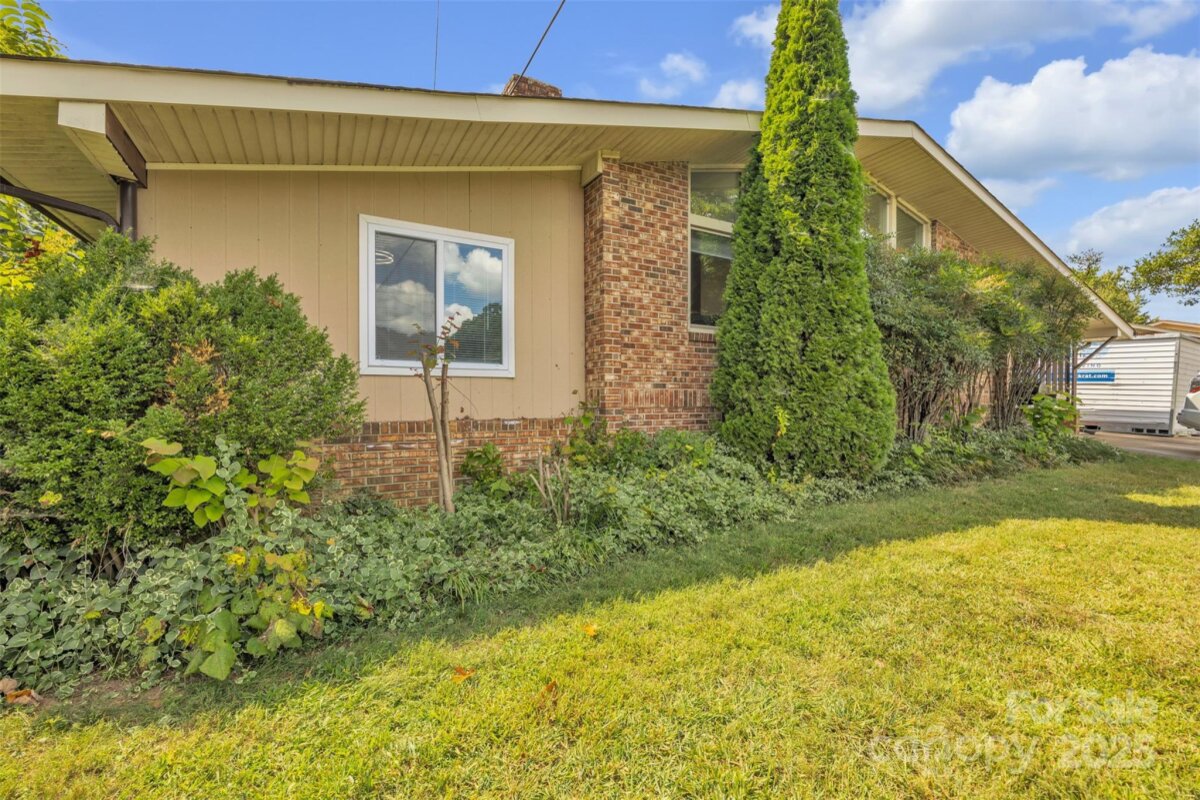 2601 Robinson Road, Newton, NC 28658, MLS # 4302470