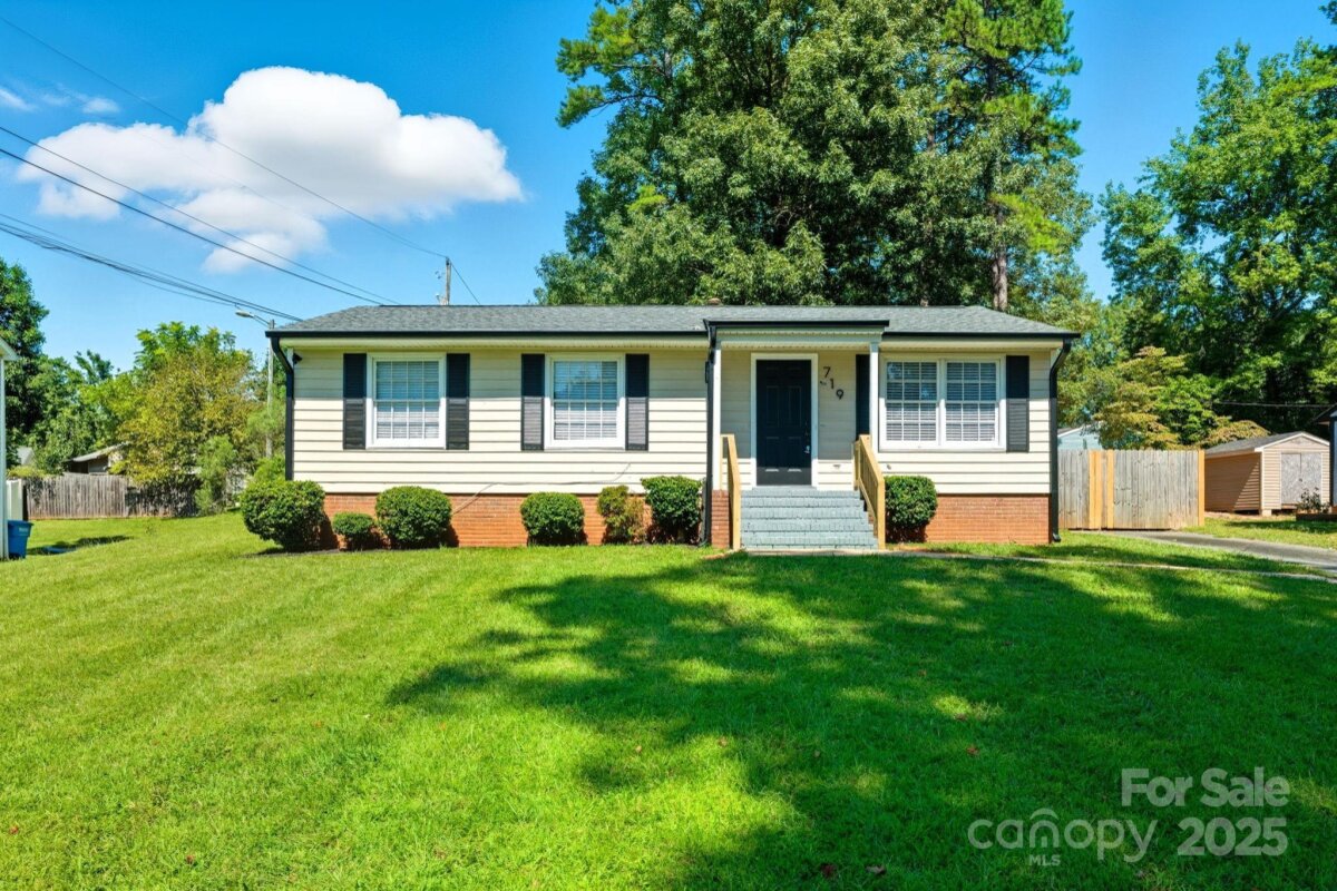719 Lightspun Lane, Charlotte, NC 28216, MLS # 4302751