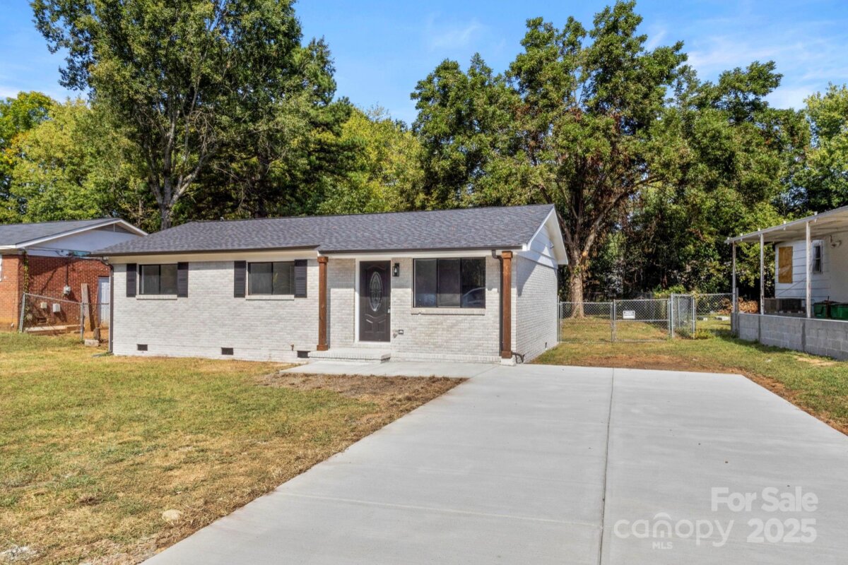 9235 Edgevale Drive, Charlotte, NC 28216, MLS # 4303400