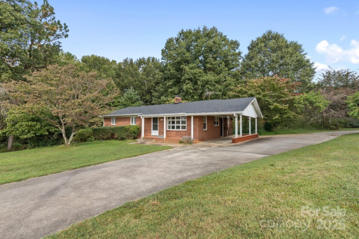 3004 Newton Drive, Statesville, NC 28677, MLS # 4303607