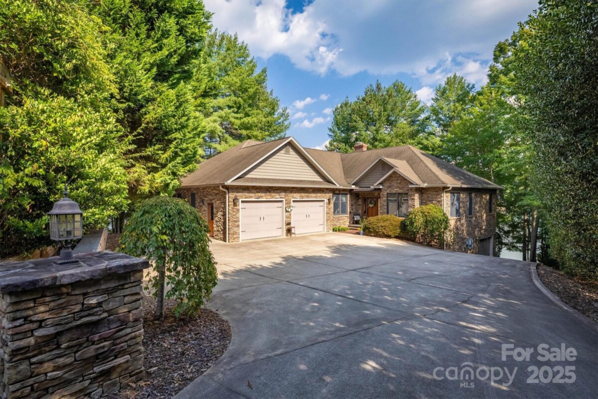 1831 Sandy Cove Drive, Morganton, NC 28655, MLS # 4303843