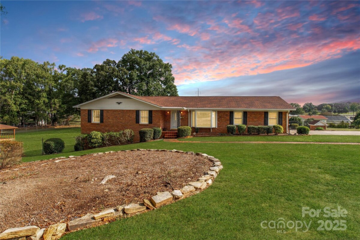 601 Laurel Court, Lancaster, SC 29720, MLS # 4304253