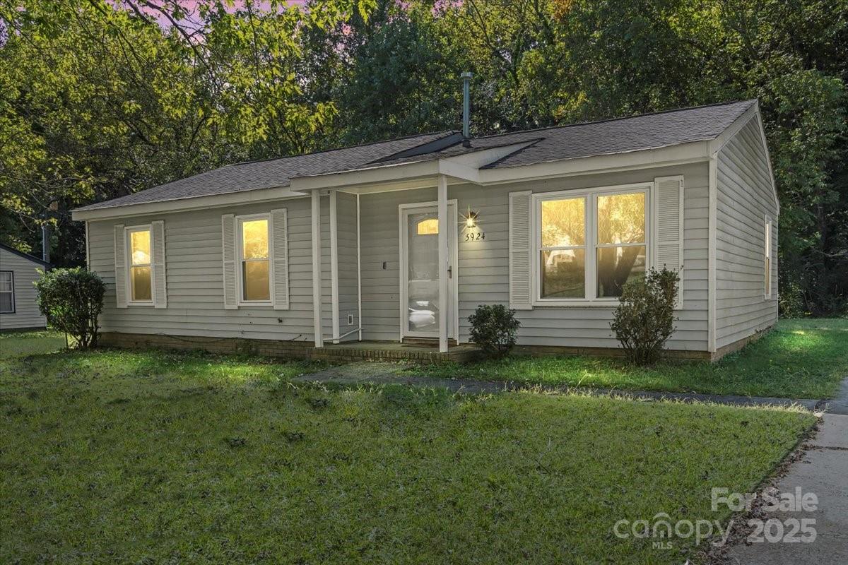 5924 Bridlewood Lane, Charlotte, NC 28215, MLS # 4304866