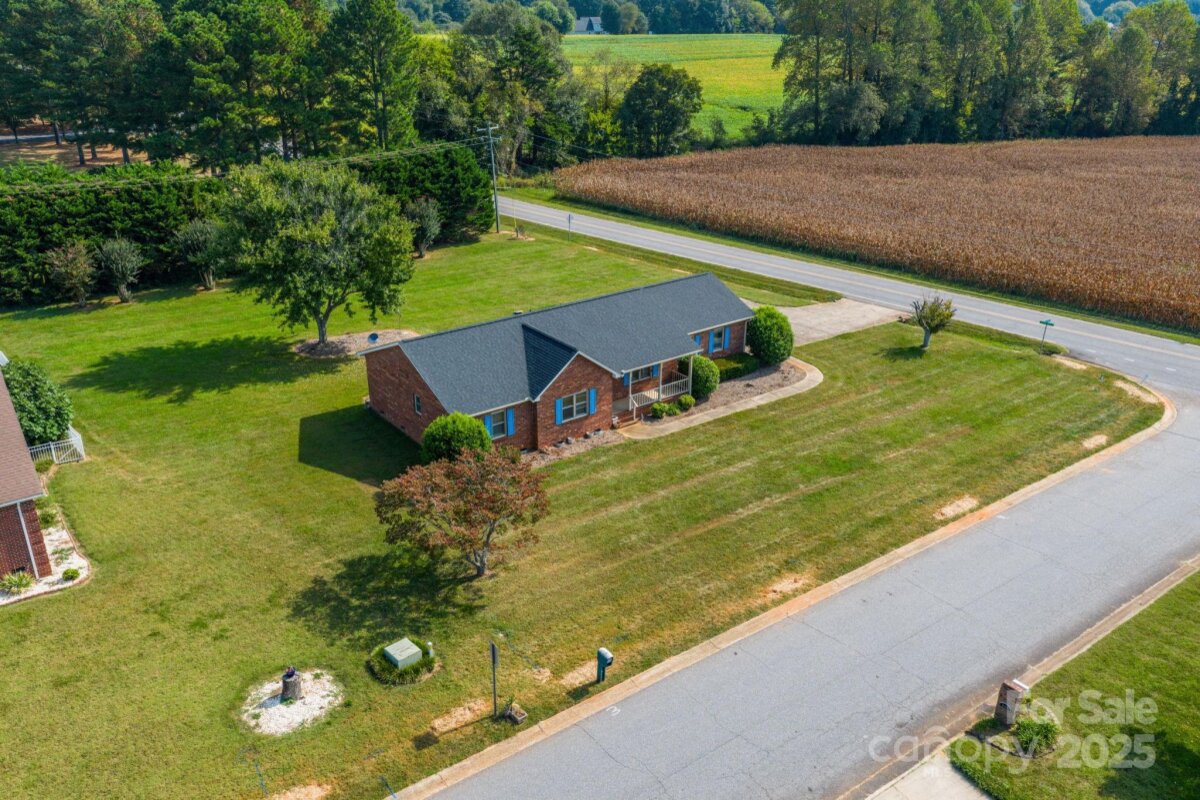 5136 Olde School Drive, Hickory, NC 28602, MLS # 4305045