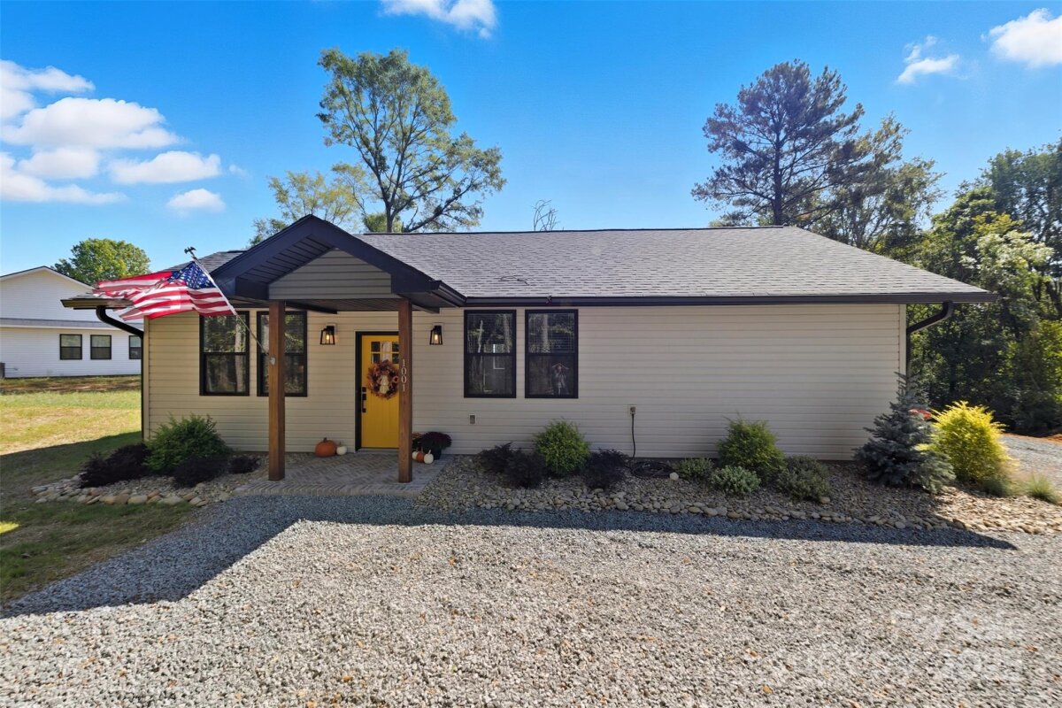 1001 College Boulevard, Dallas, NC 28034, MLS # 4305515