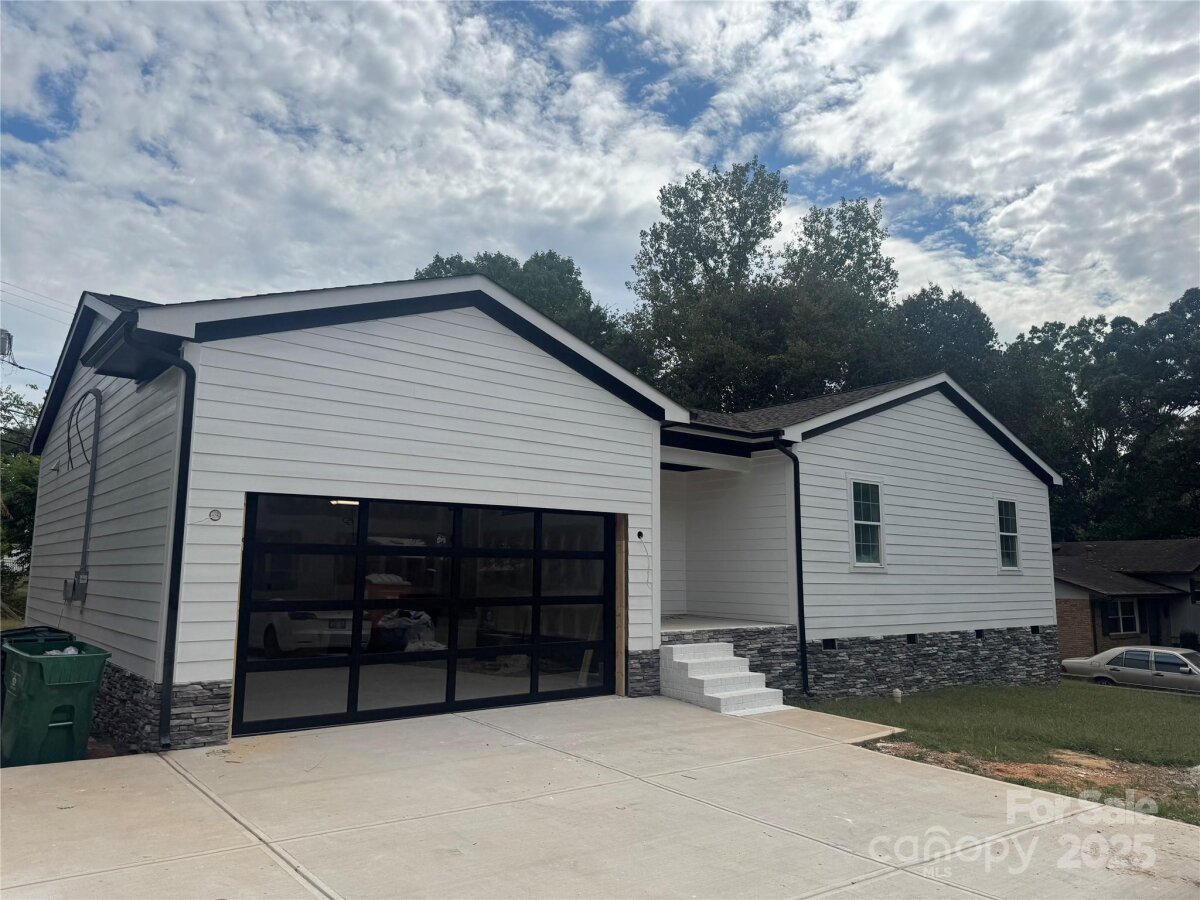 3008 Cricketeer Drive, Charlotte, NC 28216, MLS # 4305520