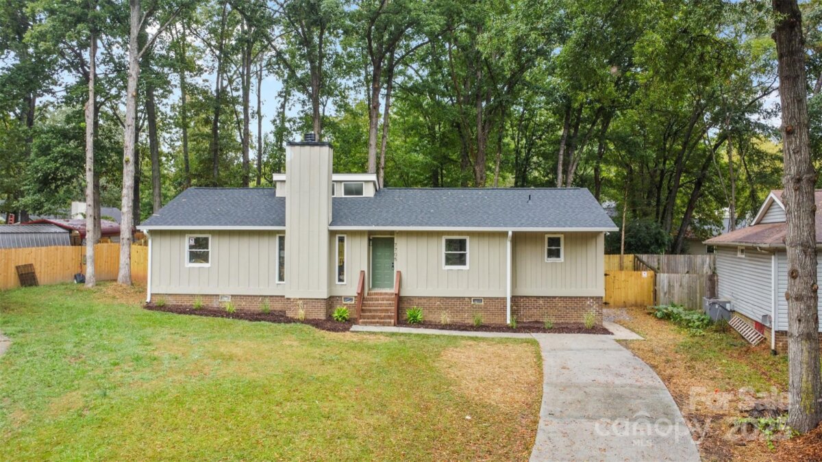 7705 Stone Canyon Lane, Charlotte, NC 28227, MLS # 4305807