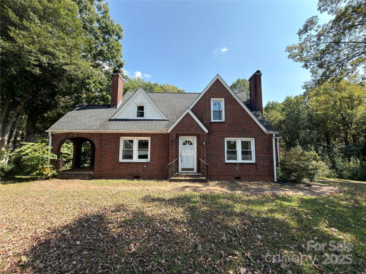 4216 N Center Street, Hickory, NC 28601, MLS # 4306048