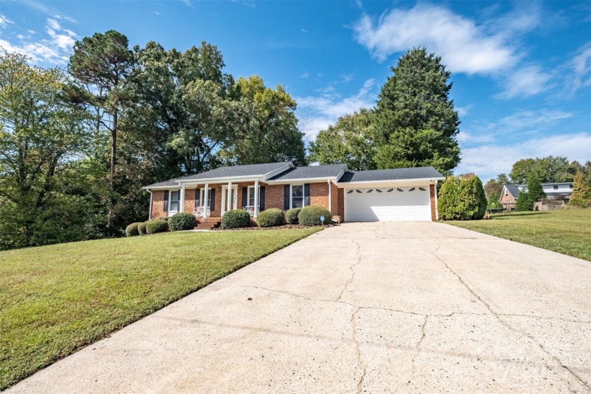 249 Lake Drive, Winston Salem, NC 27295, MLS # 4307505