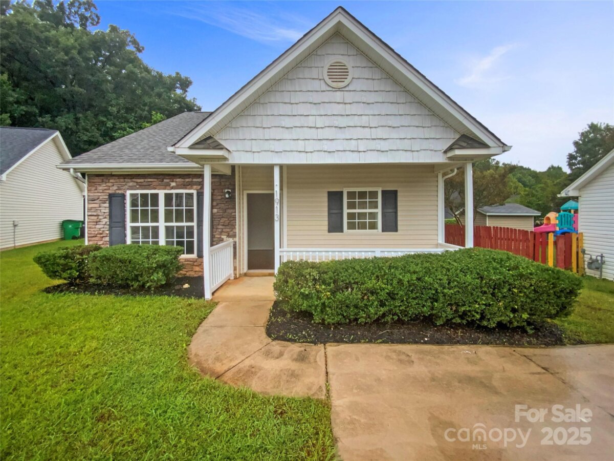 1913 Nigel Court, Charlotte, NC 28213, MLS # 4308081
