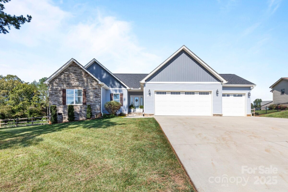 198 Castle Pines Lane, Statesville, NC 28625, MLS # 4308282