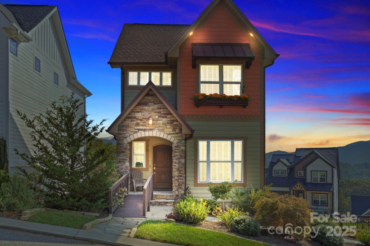 Black Mountain 16 4309187