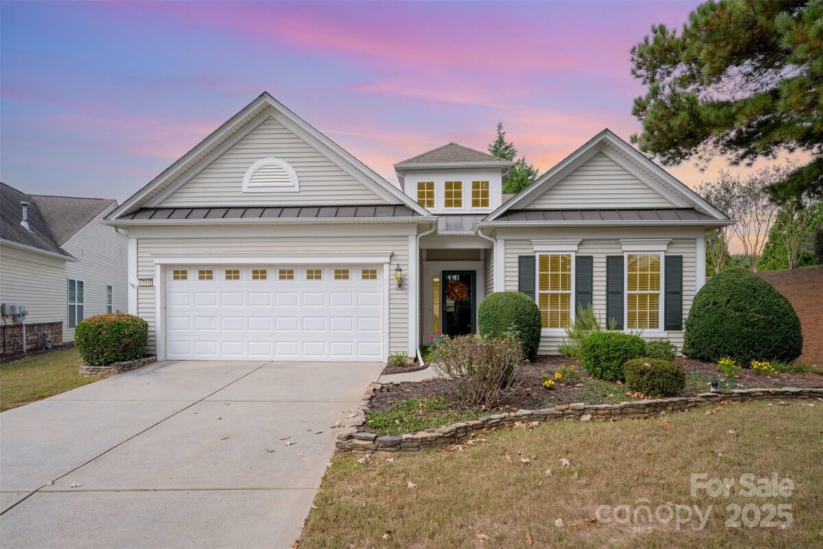 photo of home for sale at 43041 Mimosa Court