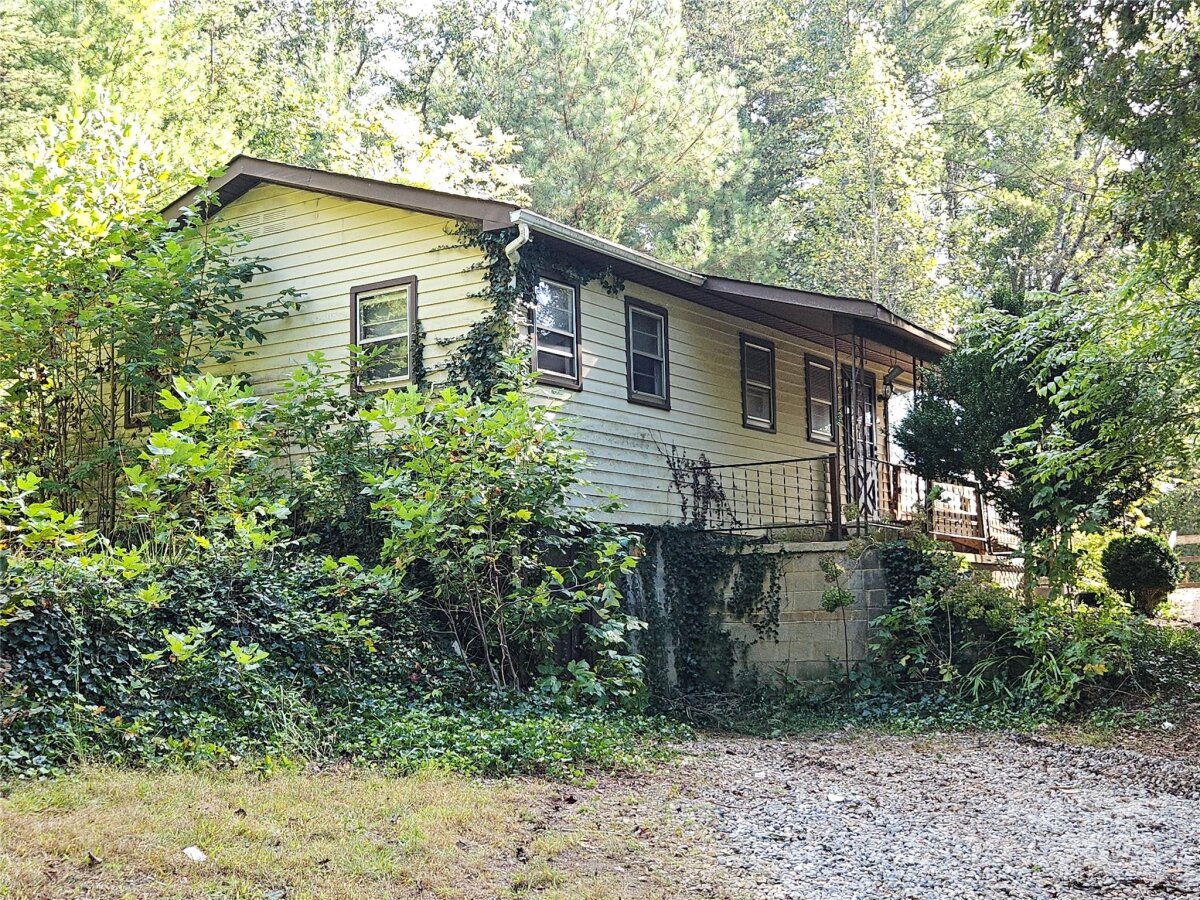 4749 Warlick Chapel Road, Connelly Springs, NC 28612, MLS # 4309859