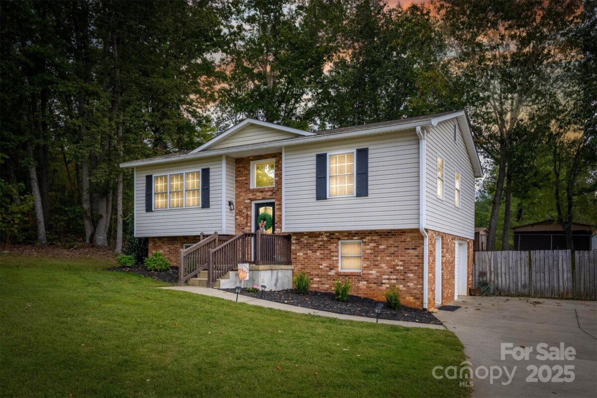 2338 Honeysuckle Place, Lenoir, NC 28645, MLS # 4310961