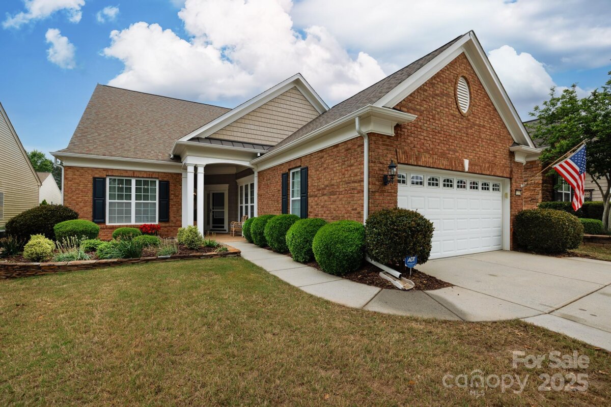 photo of home for sale at 52538 Winchester Street