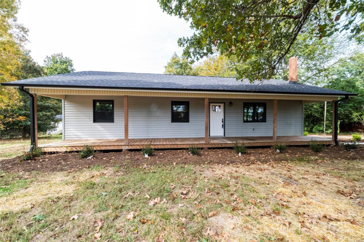 1210 29th Avenue Drive, Hickory, NC 28601, MLS # 4312160