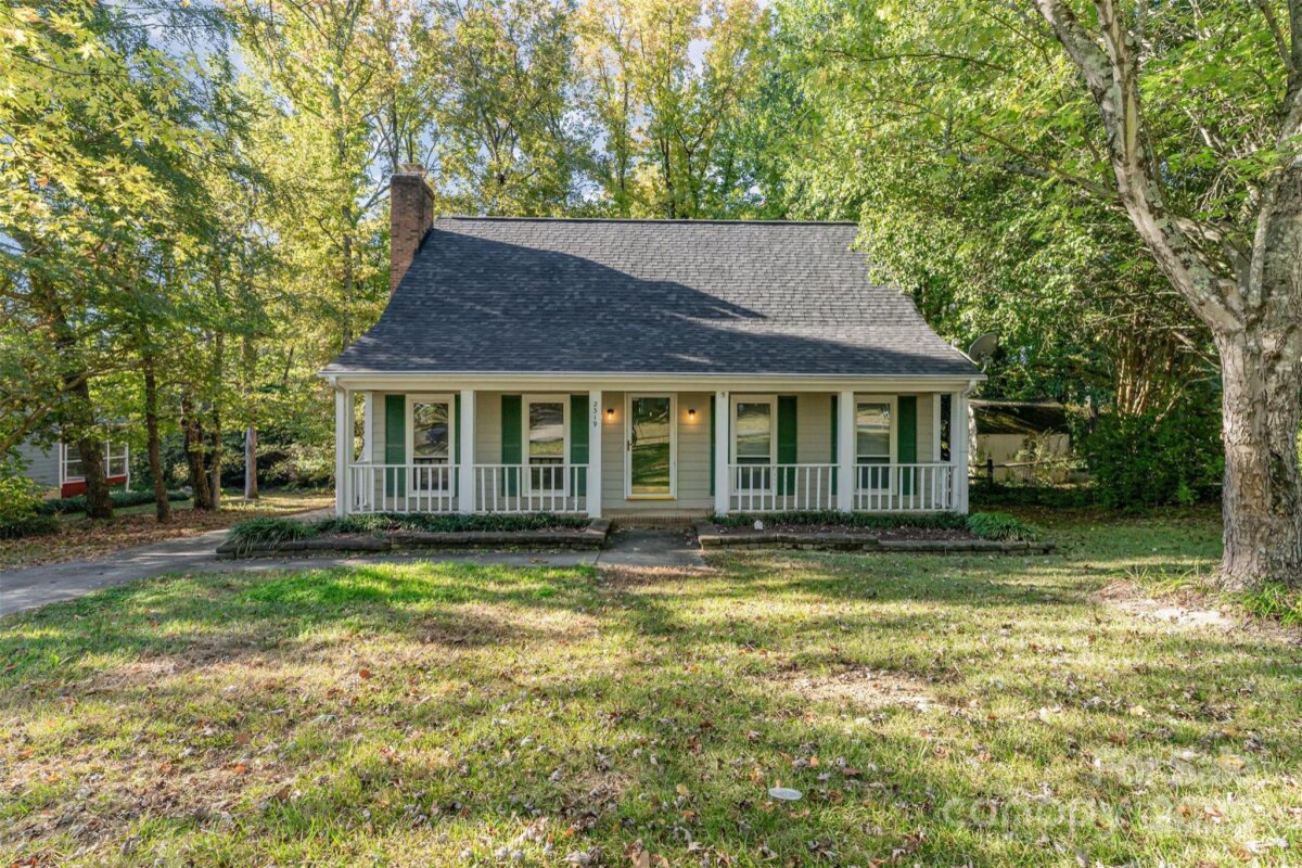2319 Oak Leigh Drive, Charlotte, NC 28262, MLS # 4312356