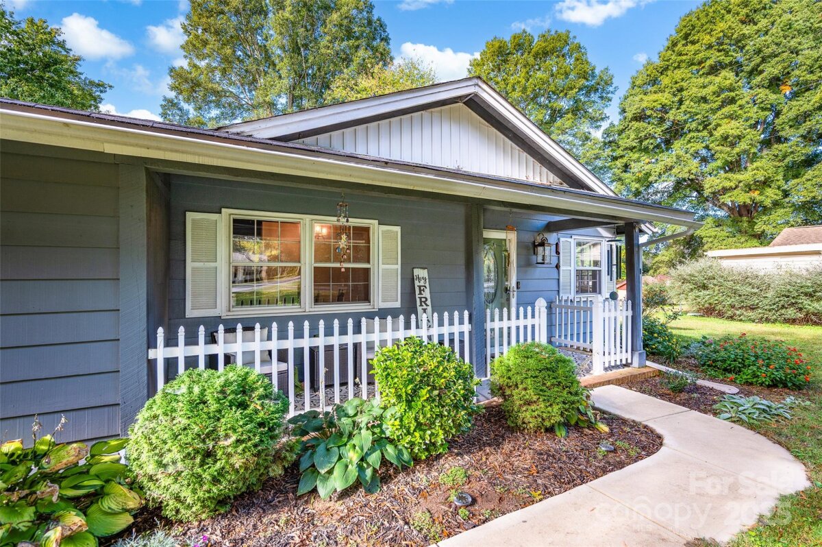 433 Old Mountain Road, Statesville, NC 28677, MLS # 4312629
